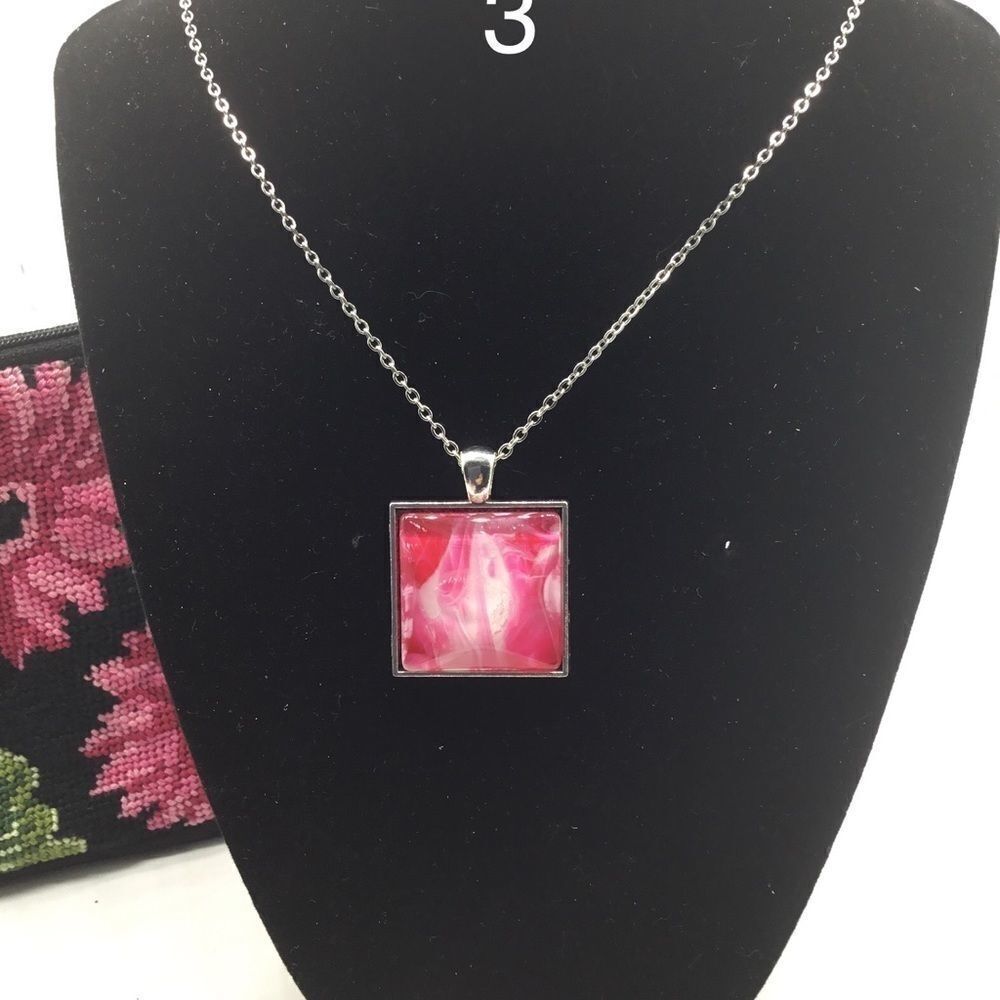 HAND PAINTED GLASS CABOCHON PENDANT NECKLACE - Picture 3 of 6